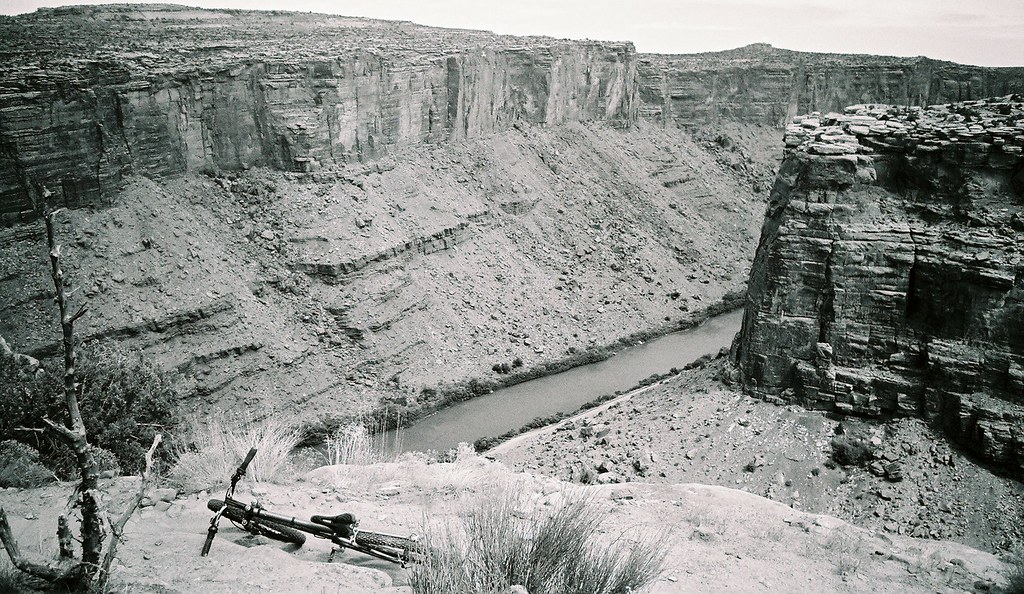 109200505 Porcupine Rim overlooking the Colorado krhjunior Flickr