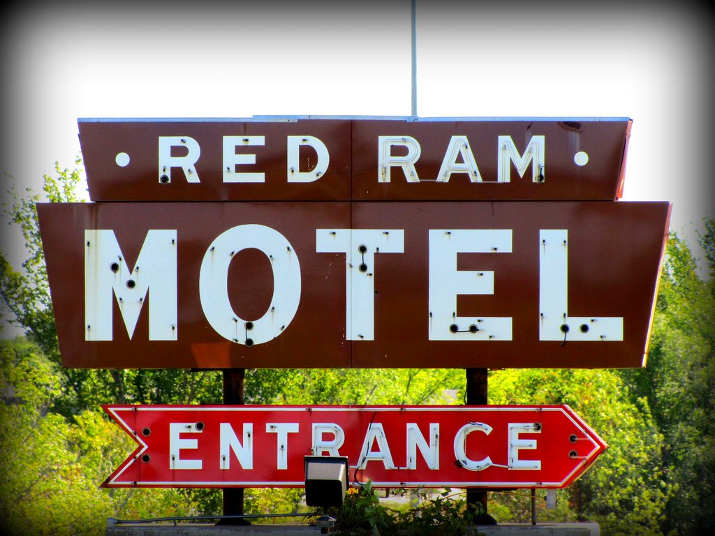 Red Ram Vintage motel in Fort Scott, Kansas. jimsawthat Flickr