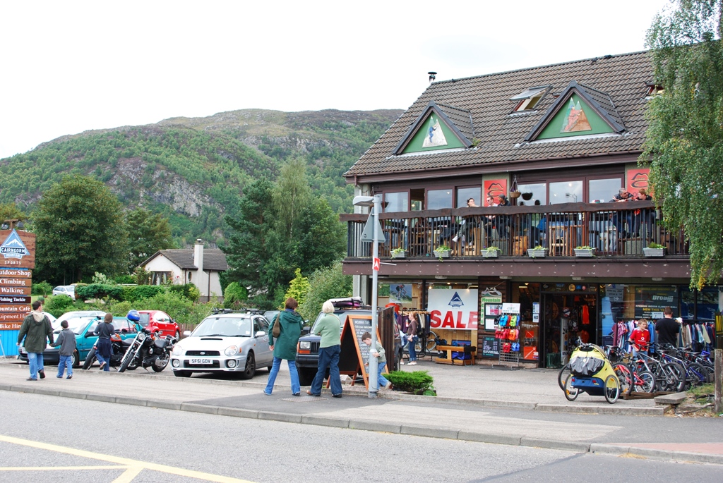 Aviemore main street services11 SAGT Flickr