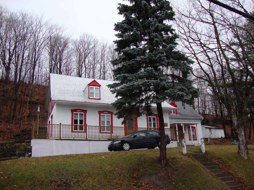 Old house in ChateauRicher,Quebec,Canada A Quebecois styl… Flickr