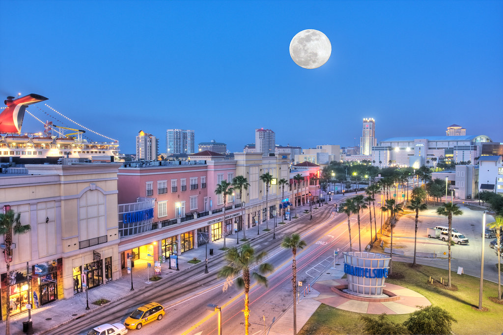 Channelside Full Moon Channelside Full Moon, Tampa, Florid… Flickr