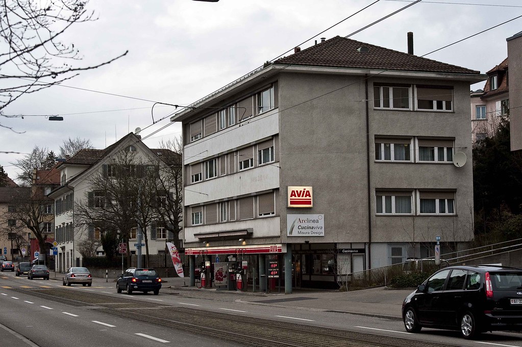 Wohn und Geschäftshaus Forchstrasse 225 (Zustand 2009) a photo on