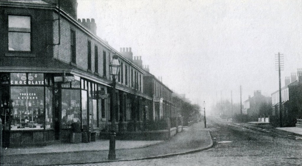 Lane Ends Preston c.1911 A view looking west towards Ashto… Flickr