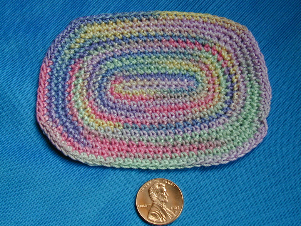 Crocheted dollhouse miniature rug Oval crocheted dollhouse… Flickr