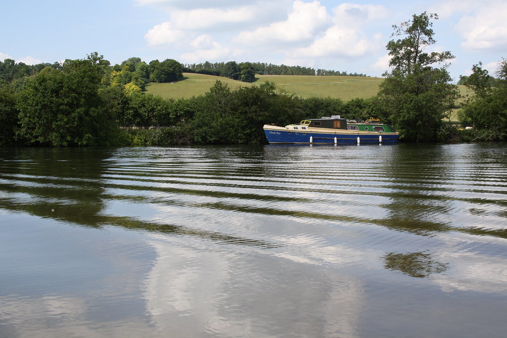 001 Purley On Thames Ian Reeves A walk along the River T… Flickr