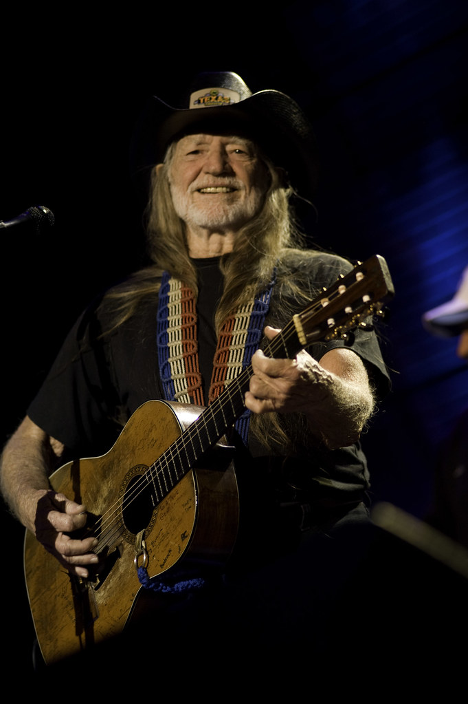 Willie Nelson ST. LOUIS, MO OCTOBER 4 Willie Nelson at … Flickr