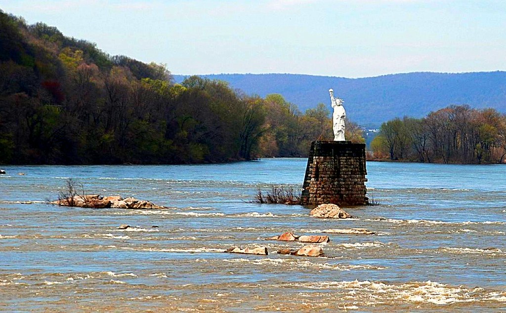 Lady Liberty in the Susquehanna River The Statue of Libert… Flickr