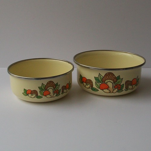 Vintage Set of 2 70s MUSHROOM Enamel Mixing Bowls Vintage … Flickr