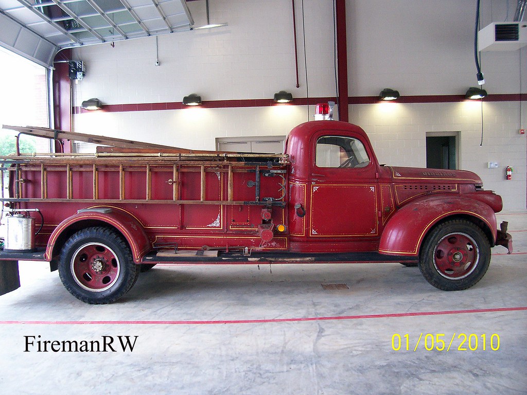 Giddings, TX VFD Retired Engine 1942 Chevrolet/Simms FiremanRW Flickr