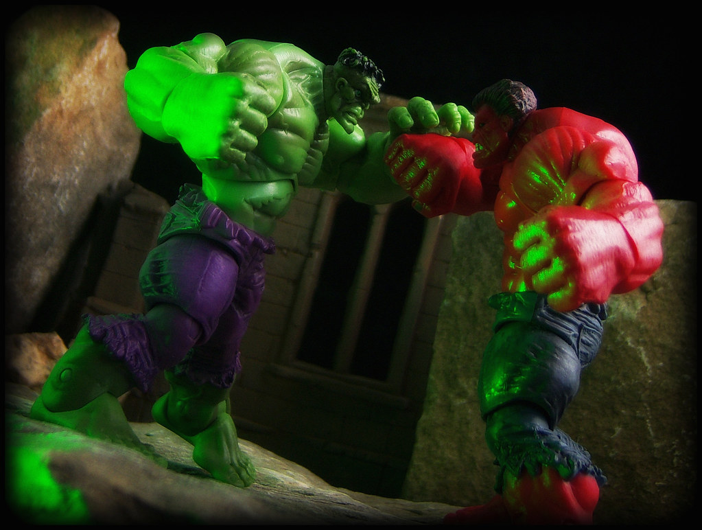 Hasbro Marvel Universe Green Hulk vs Red Hulk a photo on Flickriver