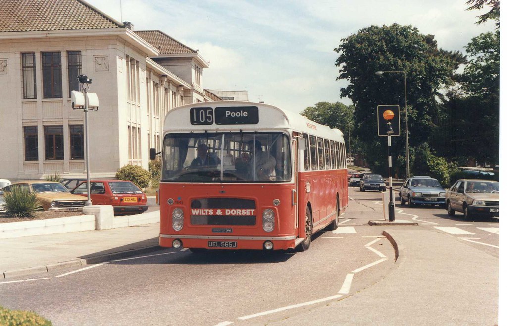 Poole Town Hall Turning from Sandbanks Road, into Parkston… Flickr