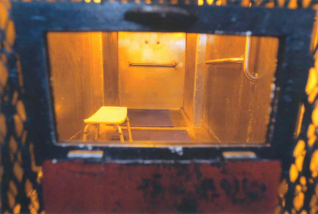 San Quentin Inmate shower water streams in front of medi… Flickr