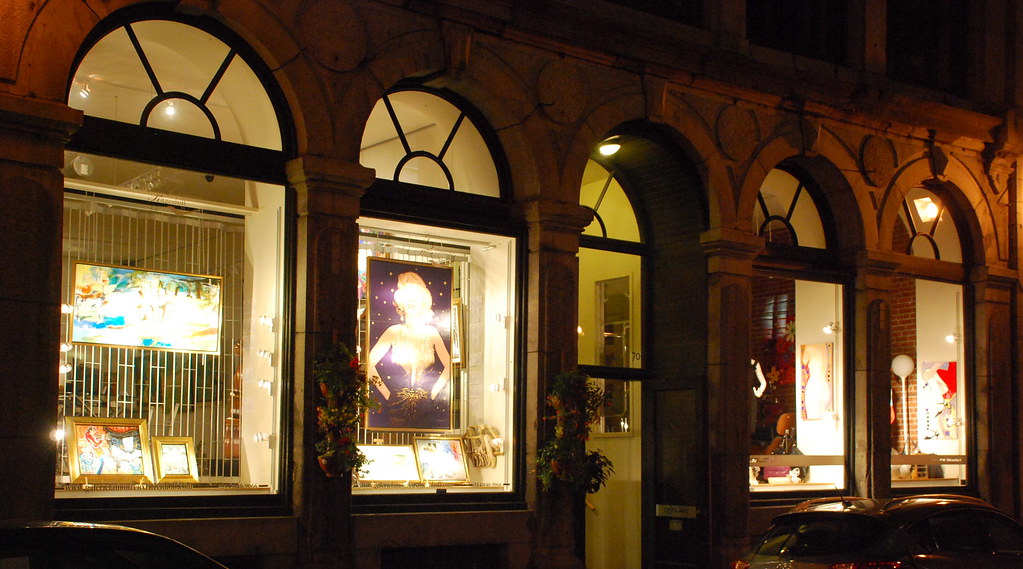 Old Montreal art gallery 2 Old Montreal (VieuxMontréal), … Flickr