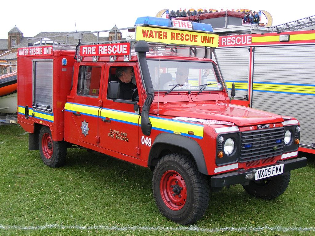 Fire Service Land Rover Defender NX05FVA Cleveland Fire B… Flickr