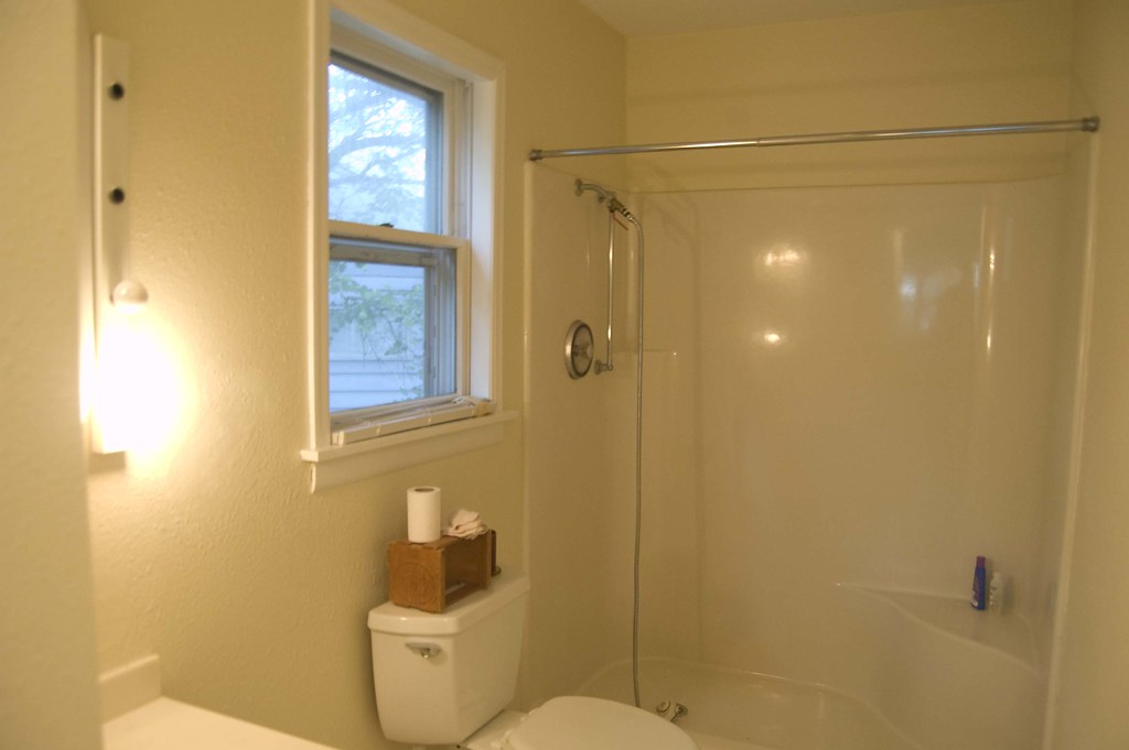 newhome21 Here's the master bath looking in. Kristin Roach Flickr