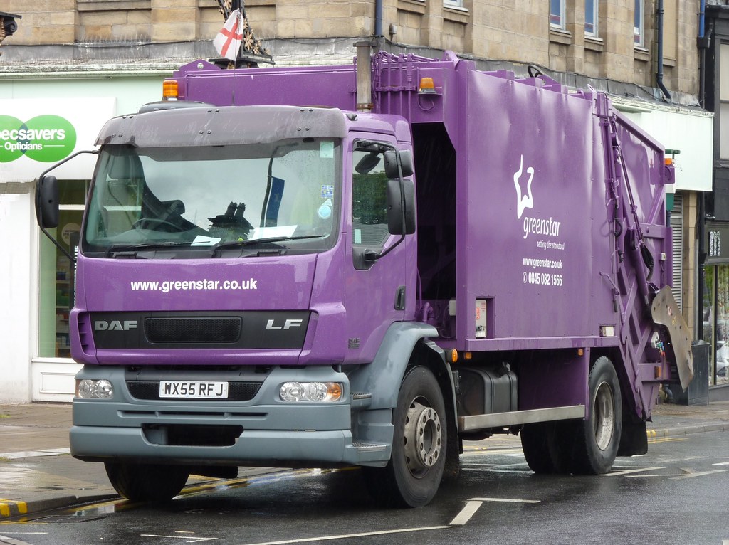 DAF LF Yet another purple Greenstar bin wagon,a slightly s… Flickr