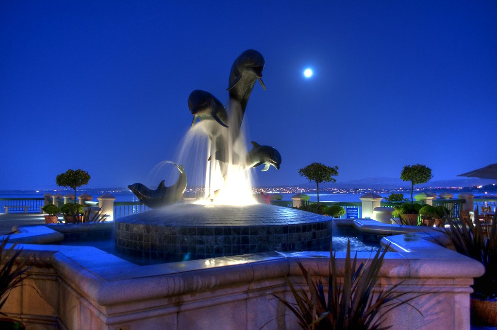 Dolphin Fountain Fountain near the hotel we stated at in M… Flickr