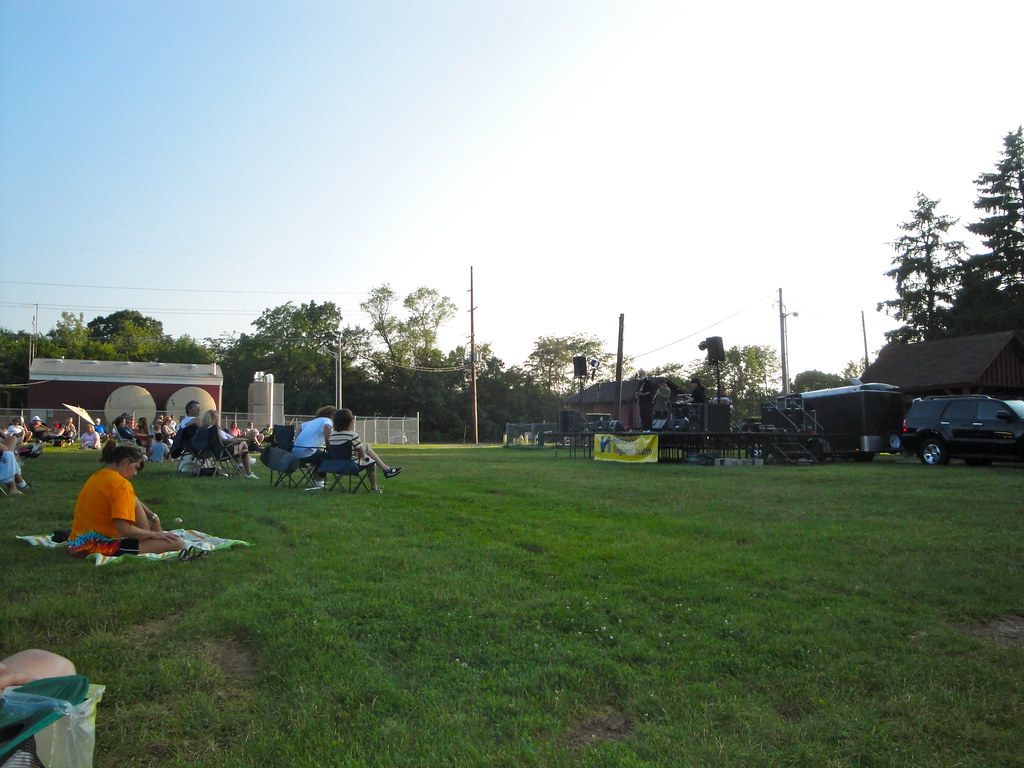 Watchin the show at Arbuckle Acres Park www.danholmesgroup… Flickr