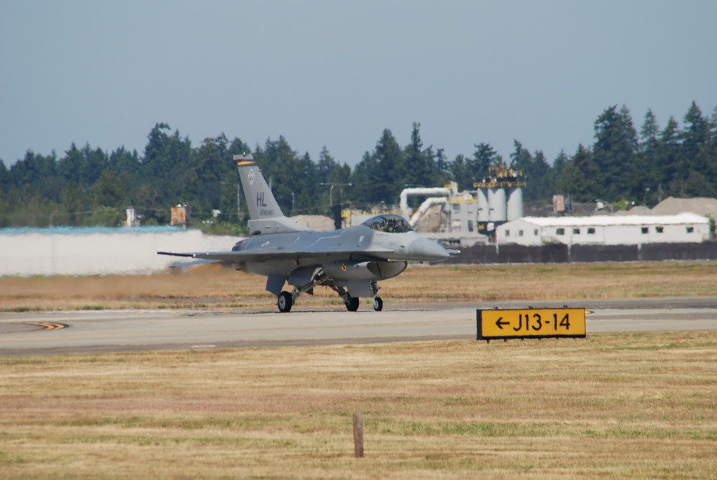 McChord Air Force Base Air Show Viper F16 Air show at t… Flickr