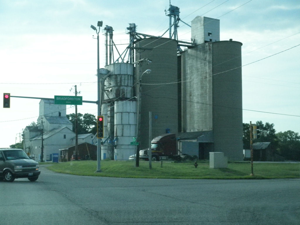 Bradfordton Elevator Grain Elevator in Bradfordton IL. Larry