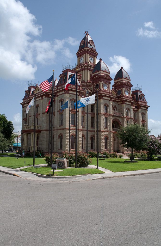 Caldwell County Courthouse Caldwell County Courthouse in L… Flickr