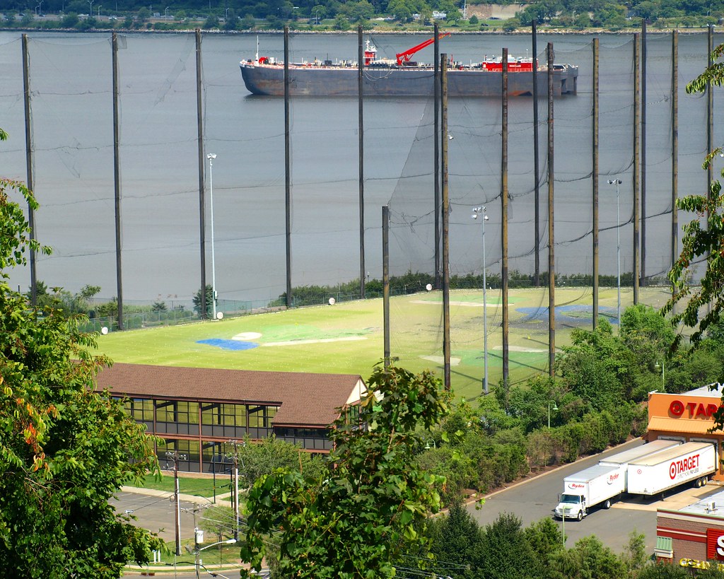 Golf Driving Range, Hudson River, Edgewater, New Jersey Flickr