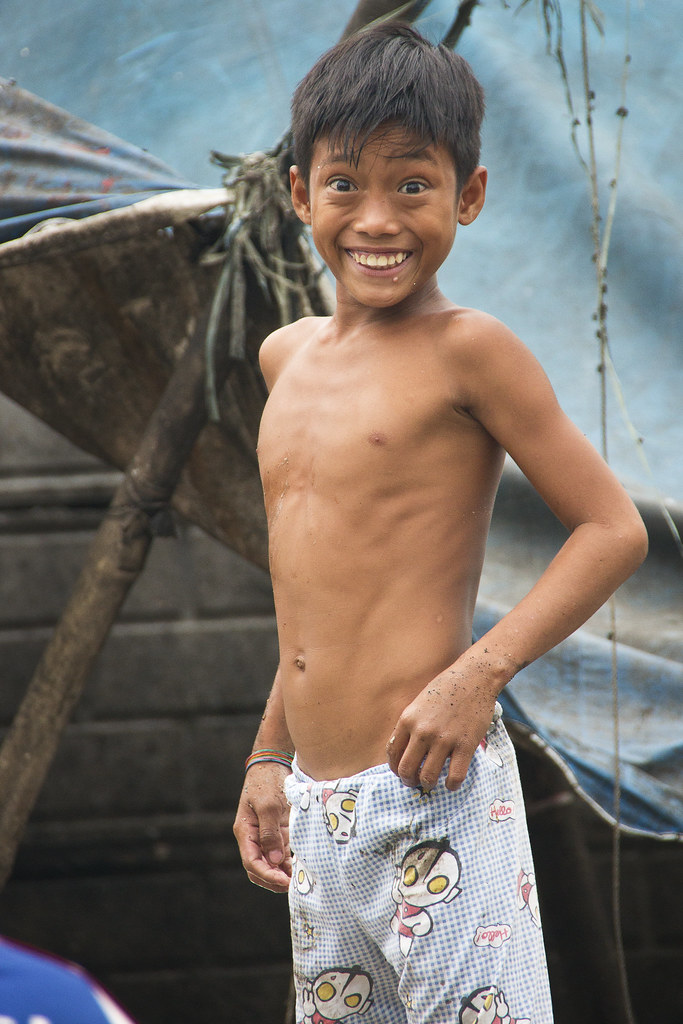 Aroma, Tondo The 'Ultraman' Boy View On Black and in Lar… Flickr