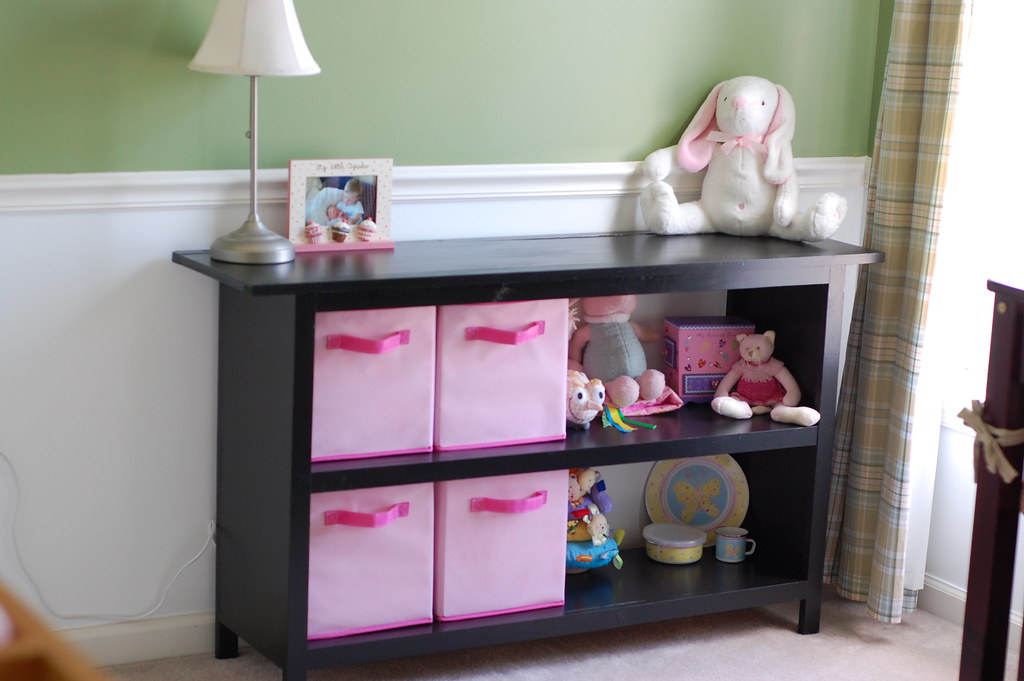 Katie's bookshelf Bookshelf made from plans at Knockoffwo… Flickr