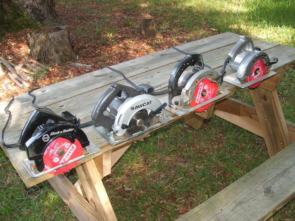 B&D6080 Black & Decker circular saws from my collection. … Flickr