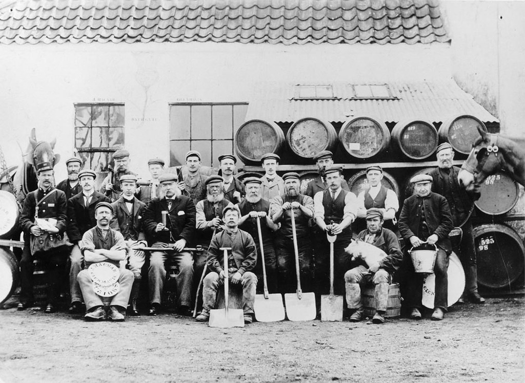 Glenmavis Distillery workers, Bathgate Workers at Glenmavi… Flickr
