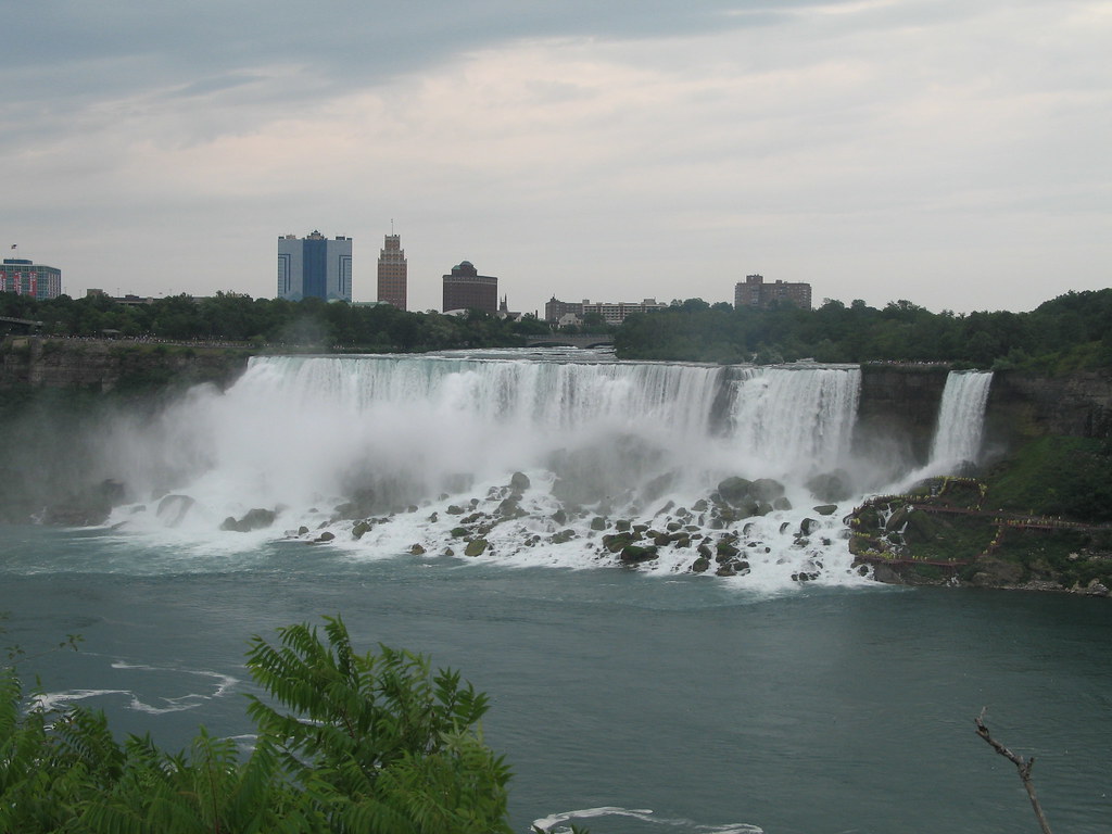 The American Falls Nice shot of the falls. Larry Bullock Flickr