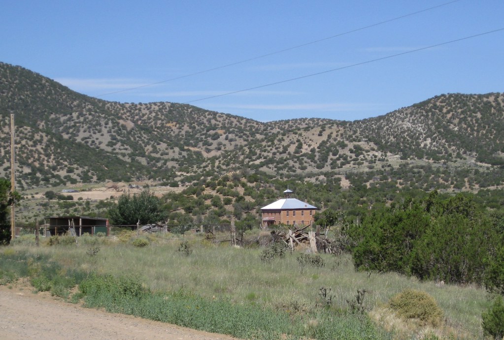 White Oaks, NM 2383a White Oaks schoolhouse (see descripti… Flickr