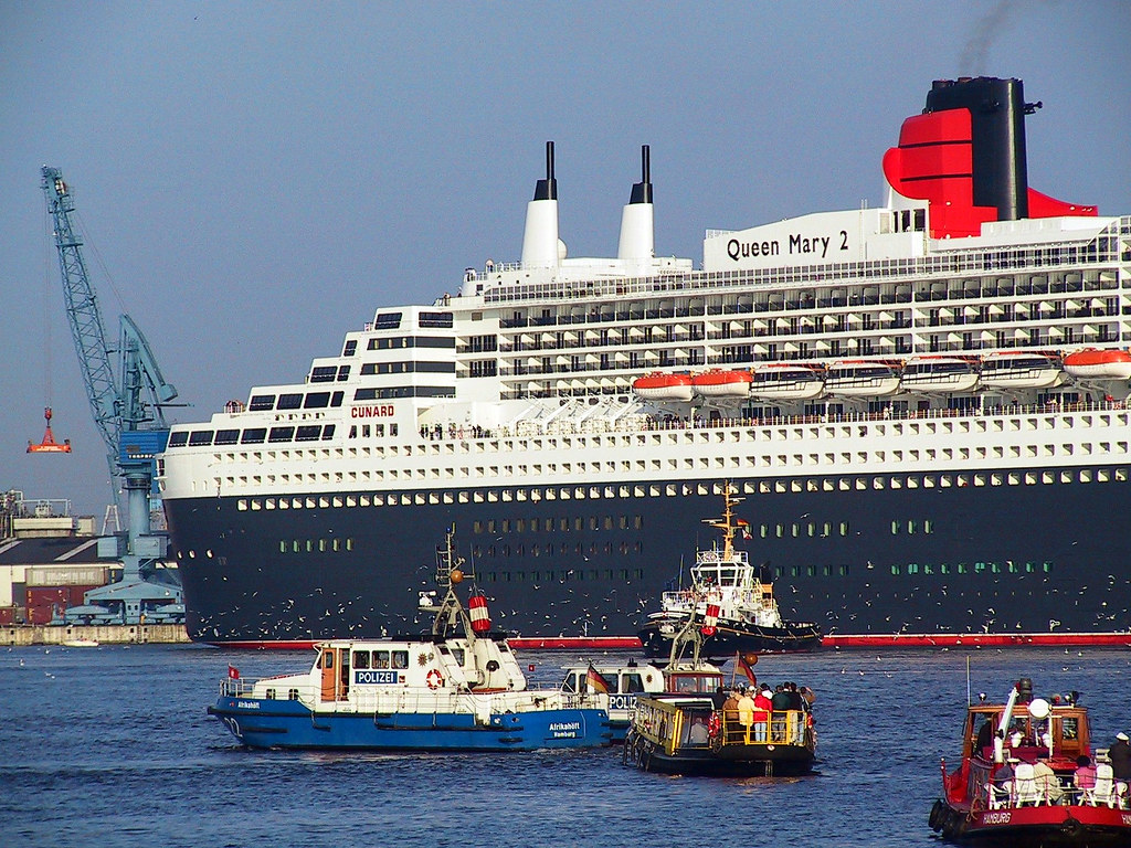 Queen Mary 2 im Hamburger Hafen 2004 Johannes Flickr