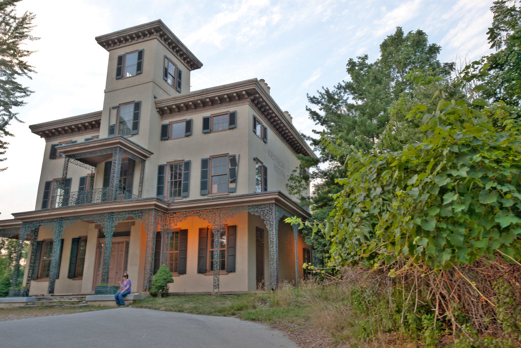 HDRFront of Kennedy Supplee Mansion Valley Park Port Kennedy