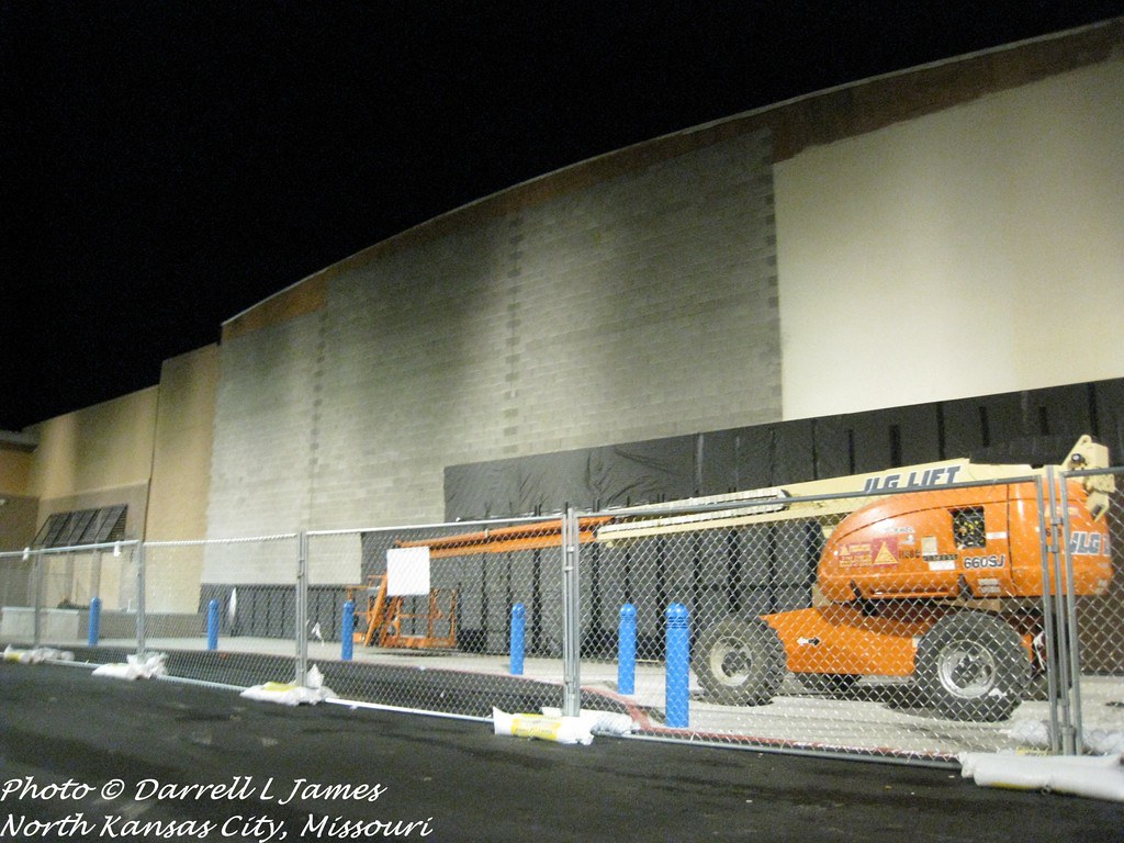 WalMart, N. Antioch at 72nd St, 12.6_wm Work continues on… Flickr
