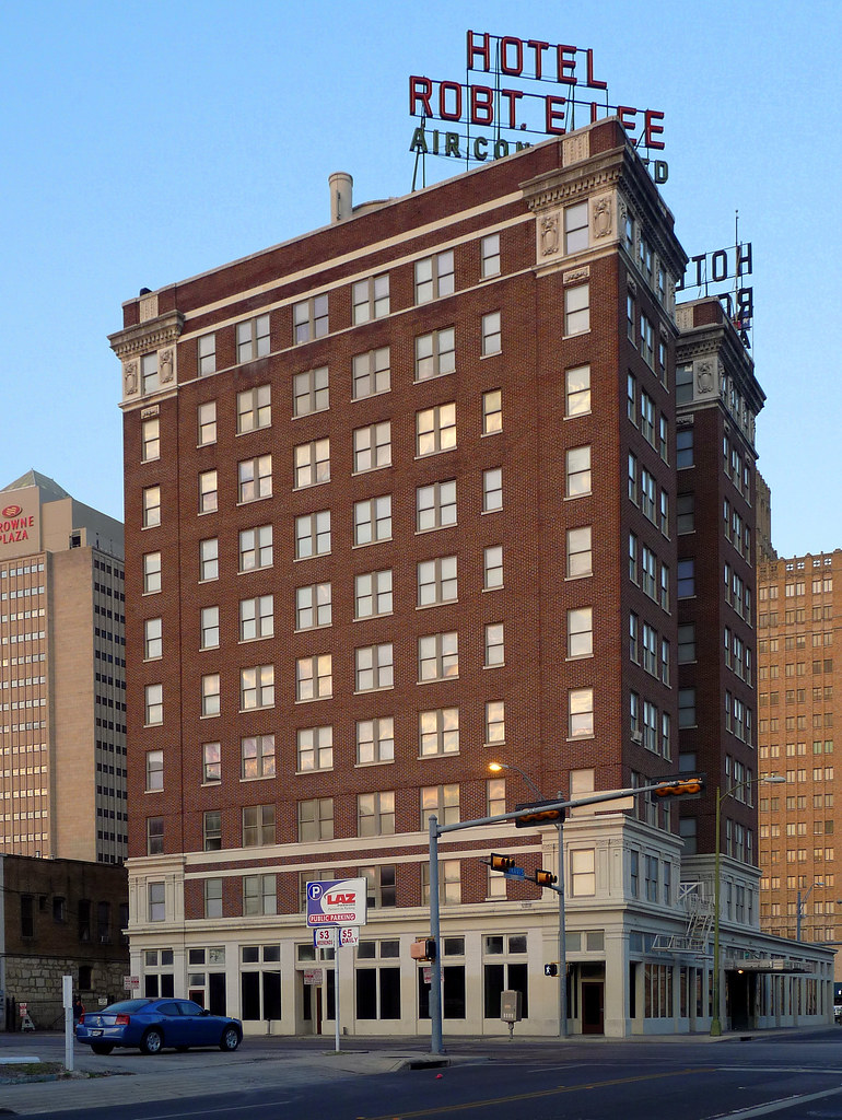 HOTEL ROBT. E. LEE San Antonio, Texas. Built 1923. Now use… Flickr