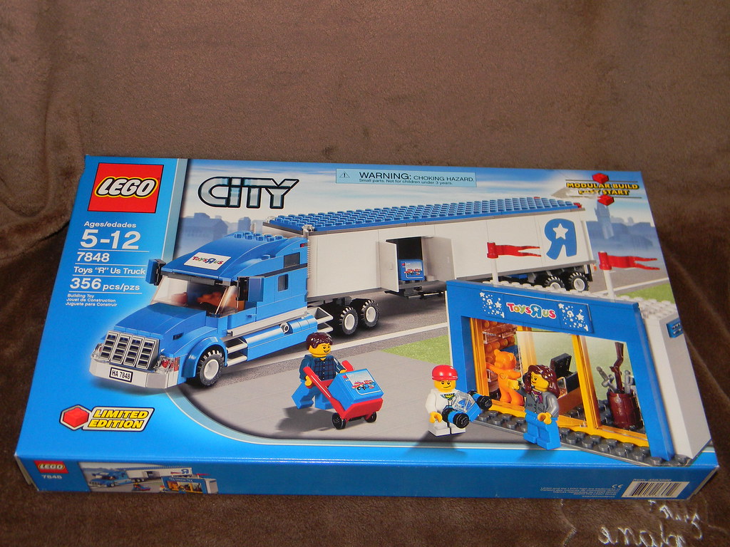 LEGO City 7848 Toys "R" Us Truck 1 JTKranix Flickr