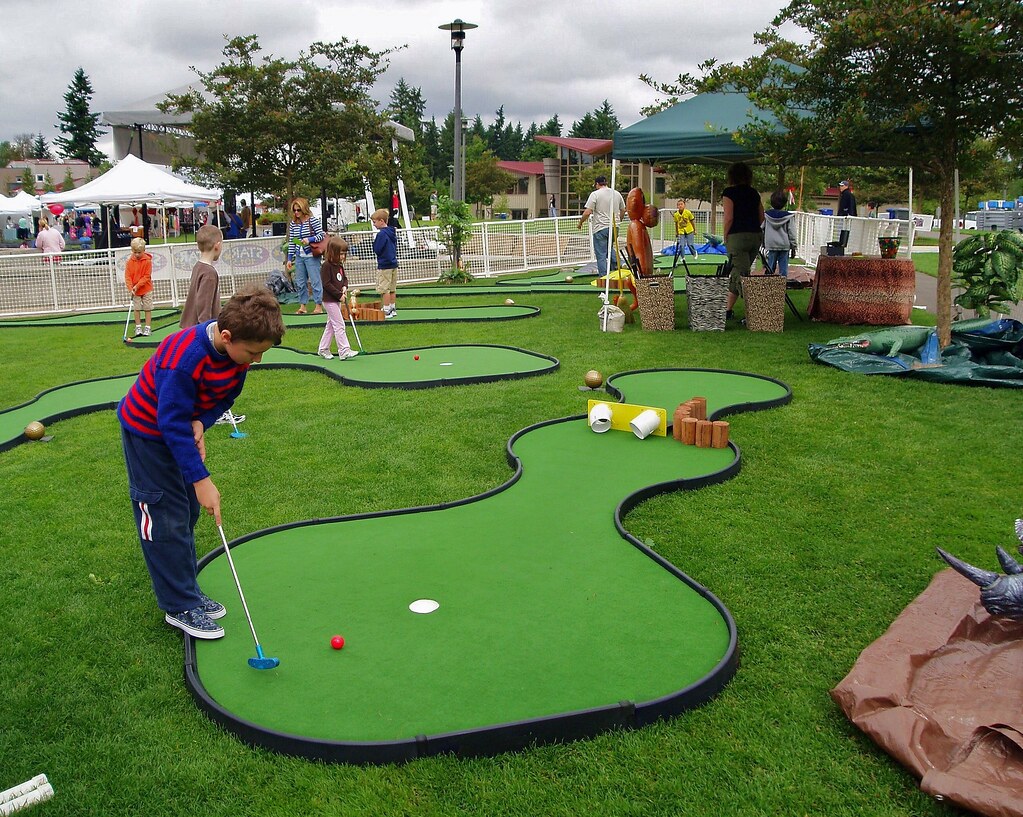 Putt Putt Golf Set up at Bellevue Strawberry Festival Ju… Flickr