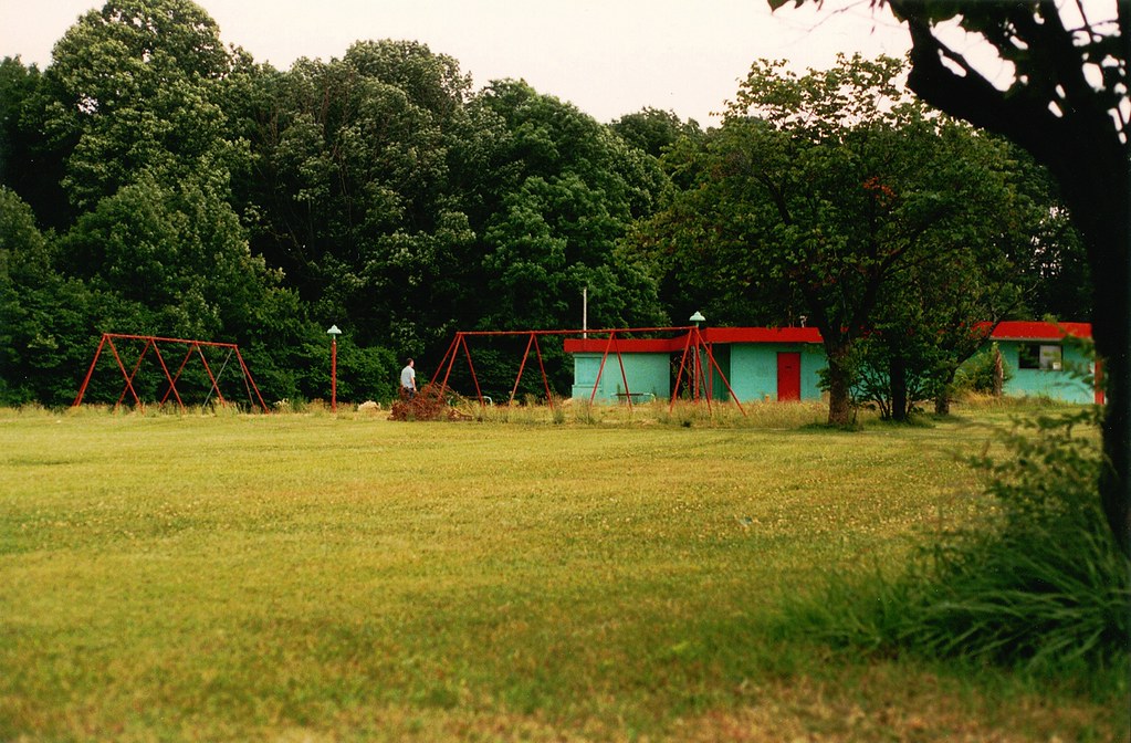 Back Buildings & Playground, Stony Brook DriveIn, York, P… Flickr