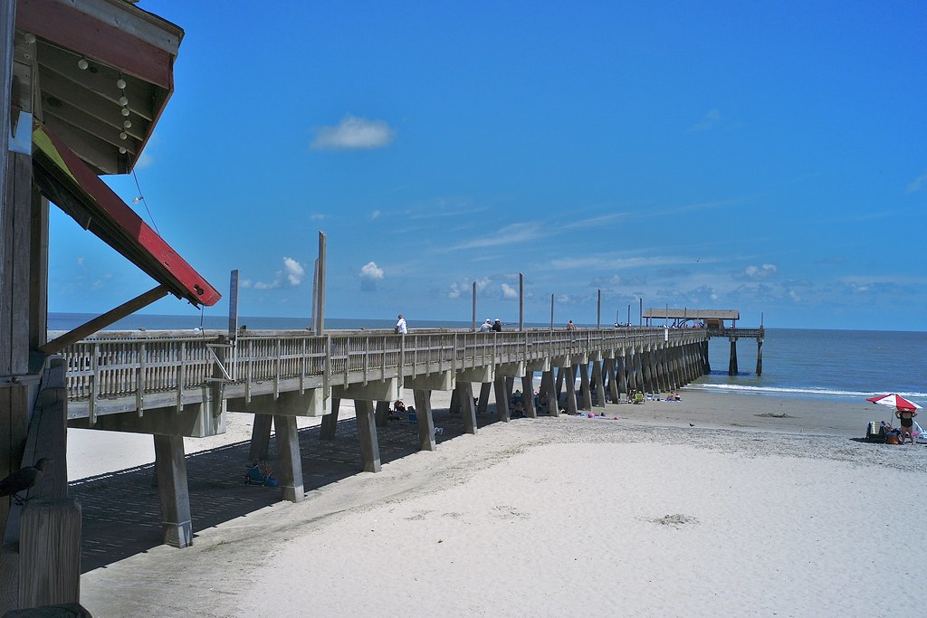 L1064323 Tybee Island fishing pier, GA Valérie Brunissen Flickr