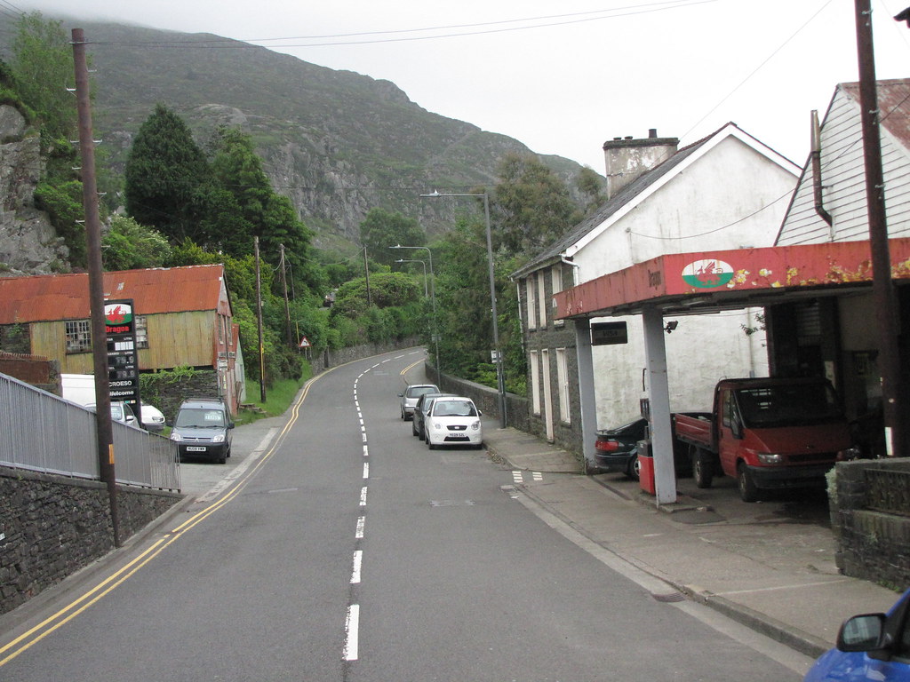 Dragon Blaenau Ffestiniog, Gwynedd 2 The pole sign is on… Flickr
