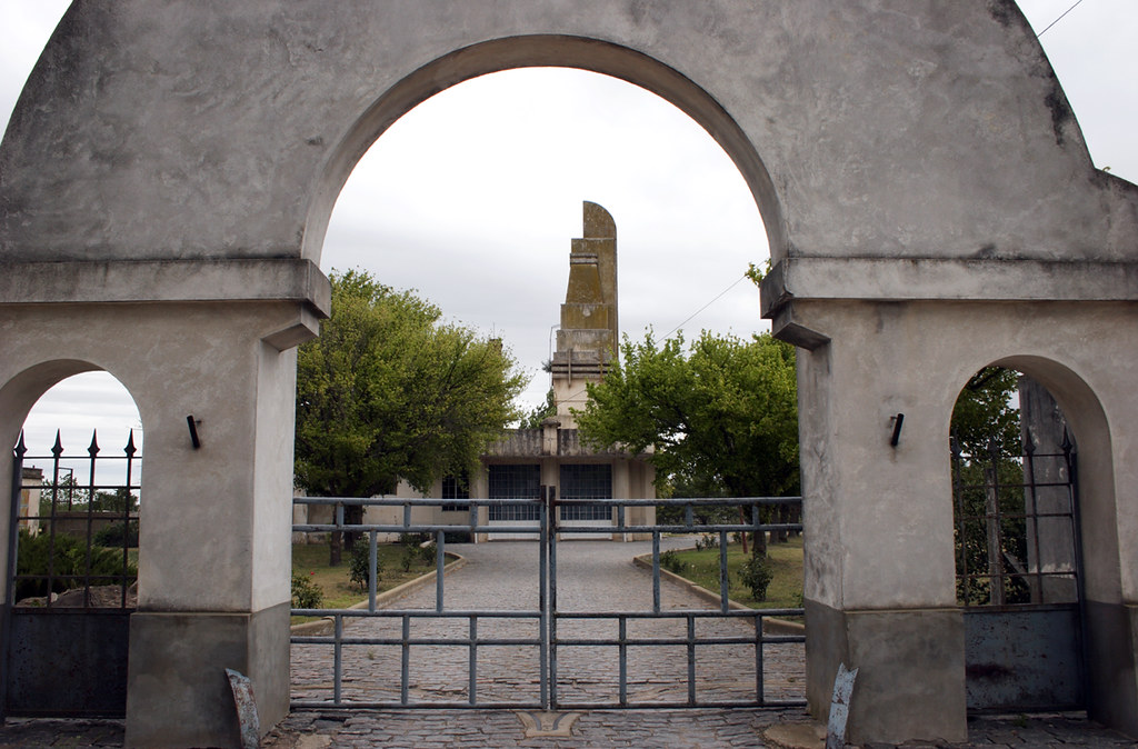 Slaughterhouse entrance Entrada al antiguo matadero munici… Flickr