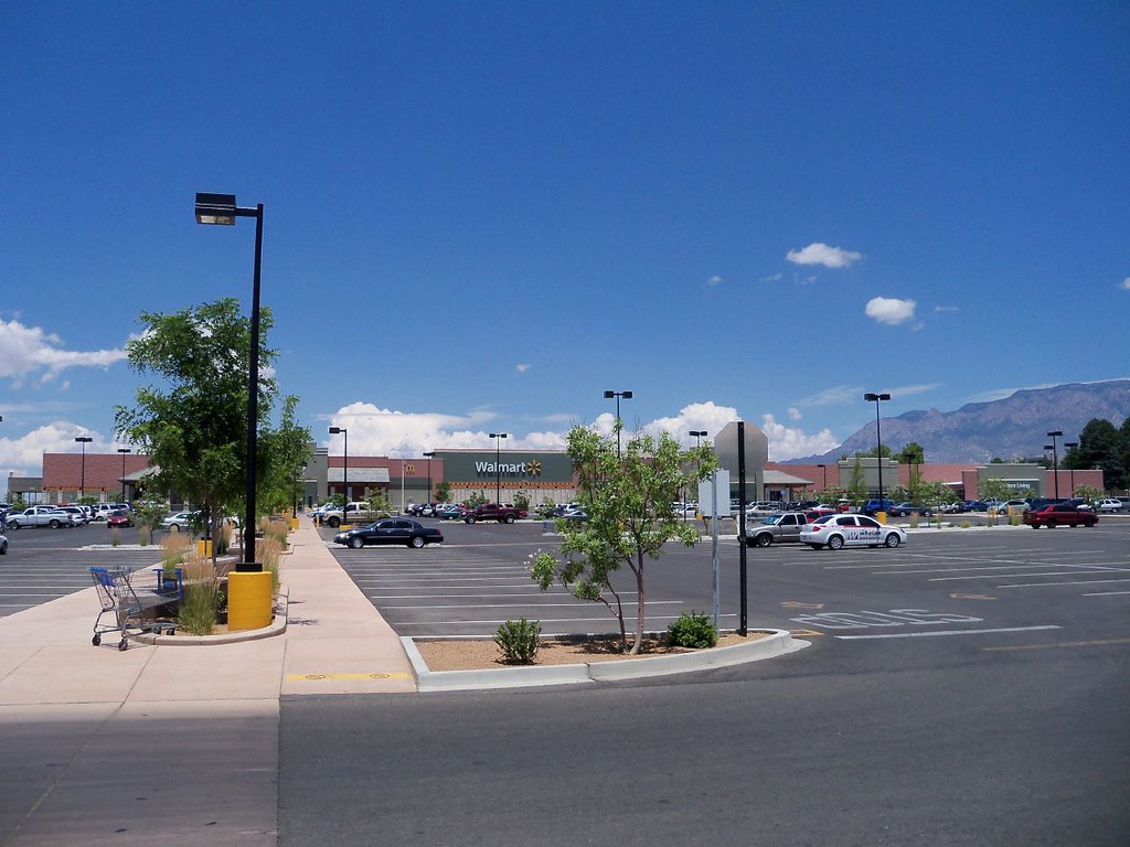 Newer WalMart Supercenter, in Albuquerque, New Mexico. Flickr