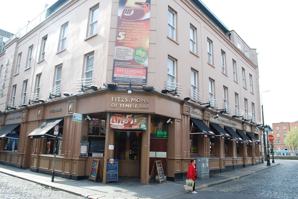 Dublin Fitzsimons Temple Bar Le Monde1 Flickr