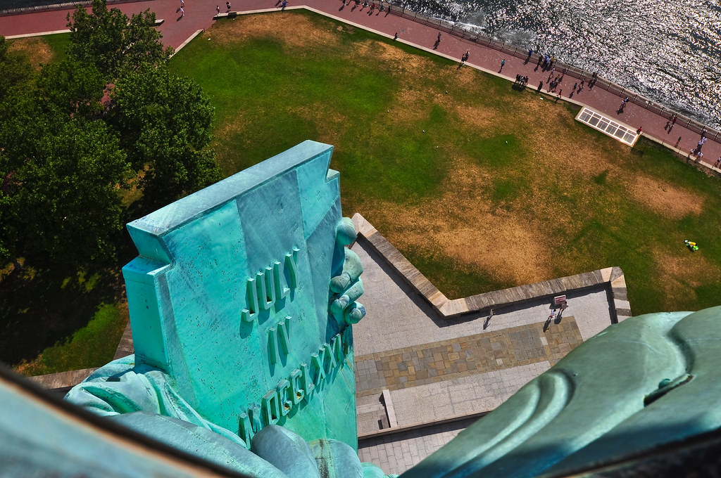 Stone Tablet The Statue of Liberty tablet is grasped by th… Flickr