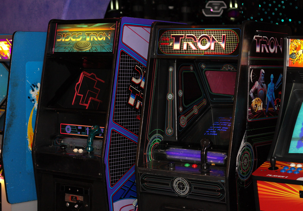 Discs of Tron and Tron Another look at Discs of Tron and T… Flickr