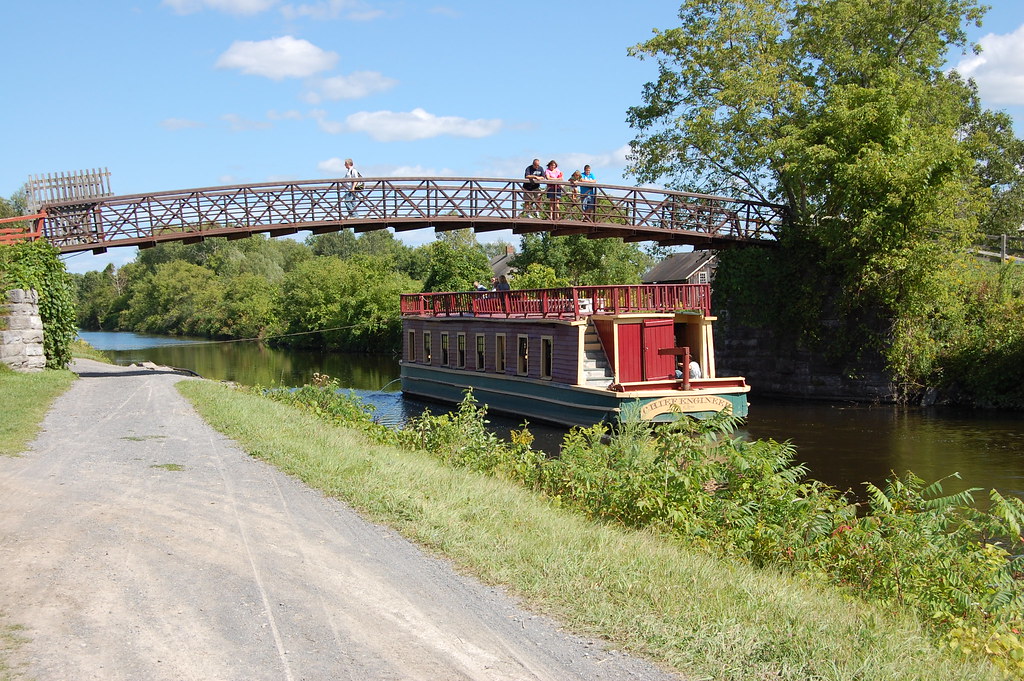 Erie Canal Village Packet Boat The packet boat (Chief En… Flickr
