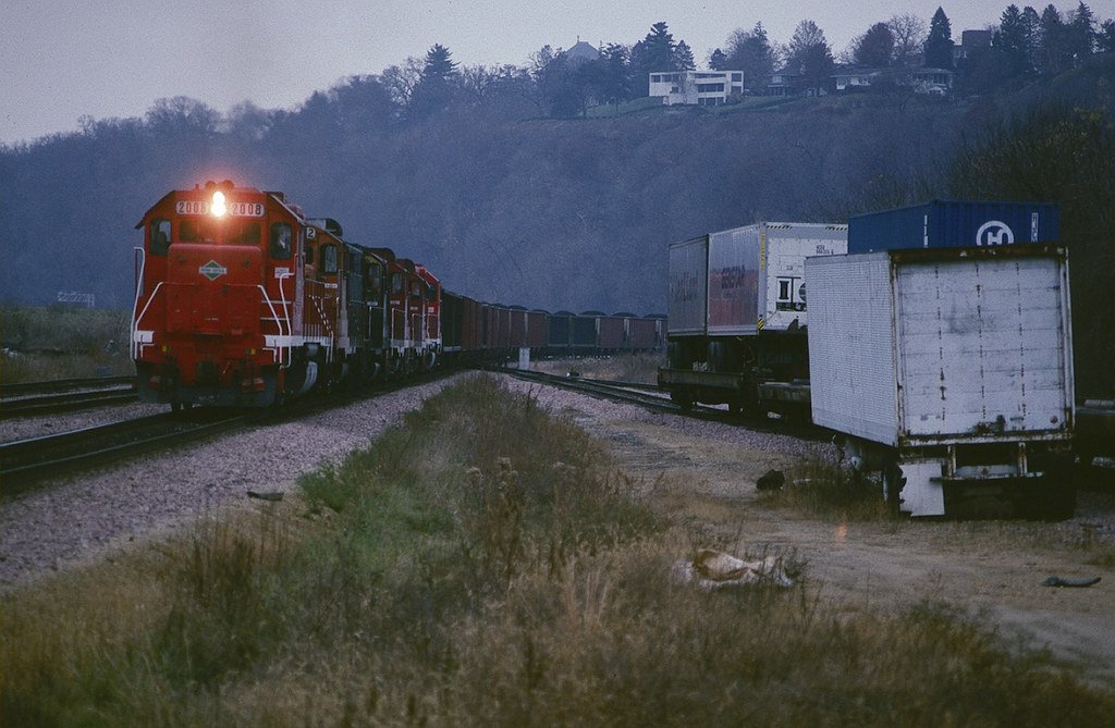 Cold & Coal Eastbound Chicago Central coal train passes th… Flickr