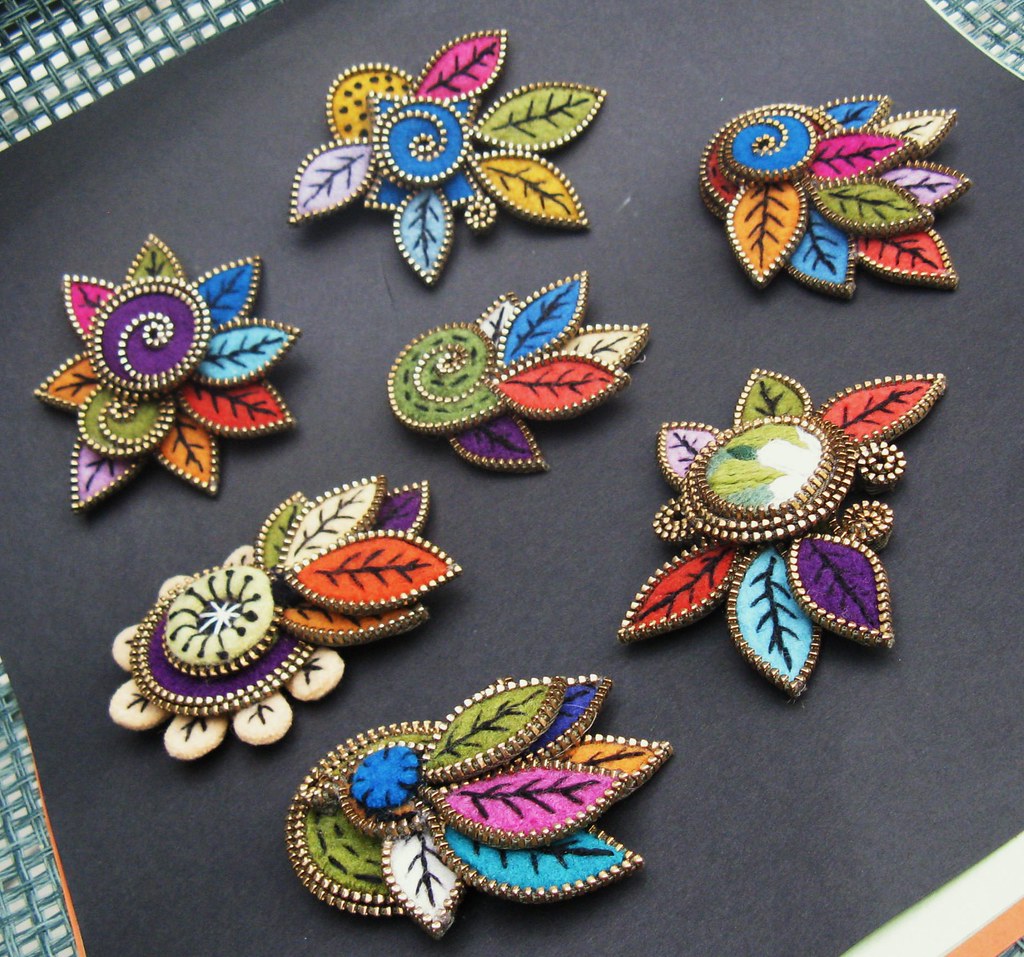 Flickriver Photoset 'Zipper brooches' by woolly fabulous