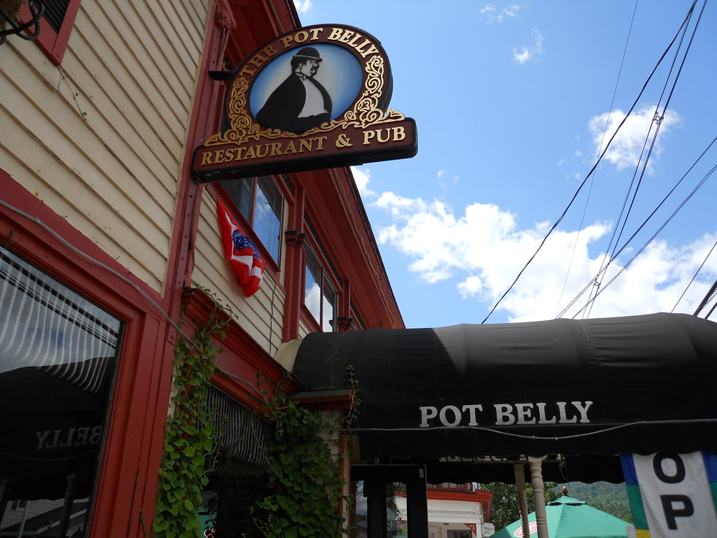 The Pot Belly Pub A restful stop in Ludlow, VT for lunch a… Flickr